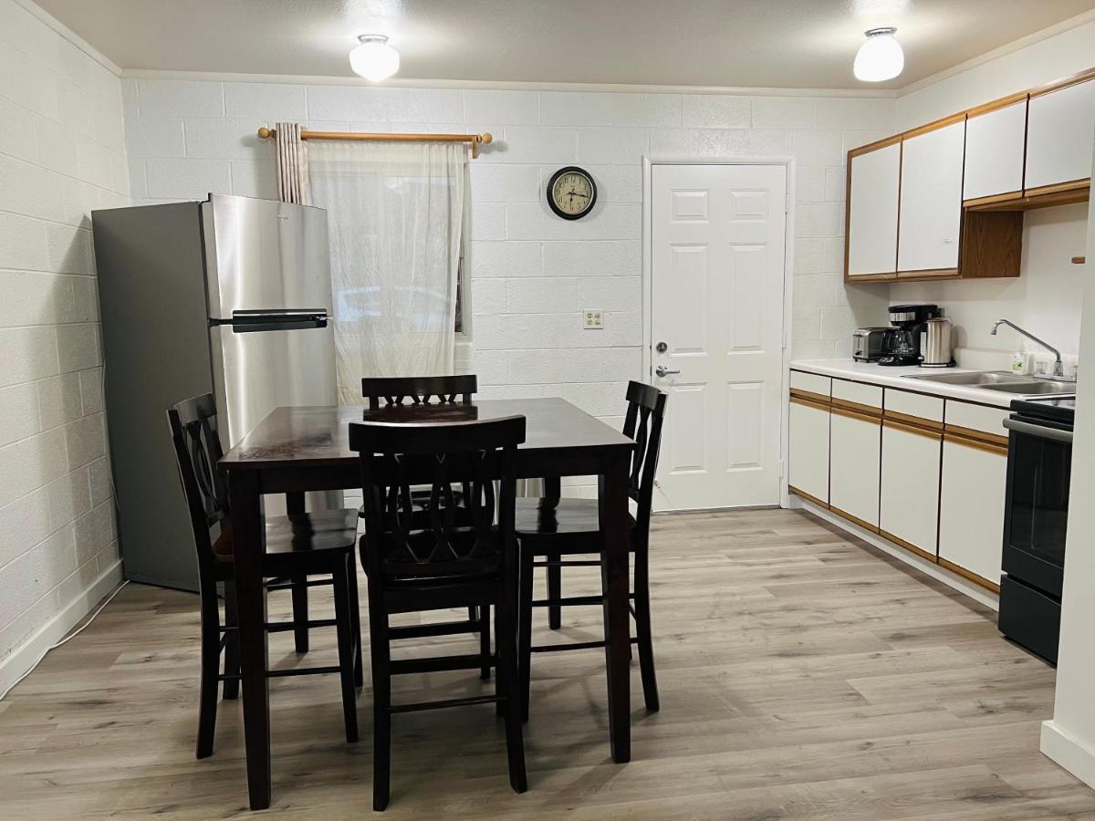 Lake Powell Motel & Apartments Page Ngoại thất bức ảnh
