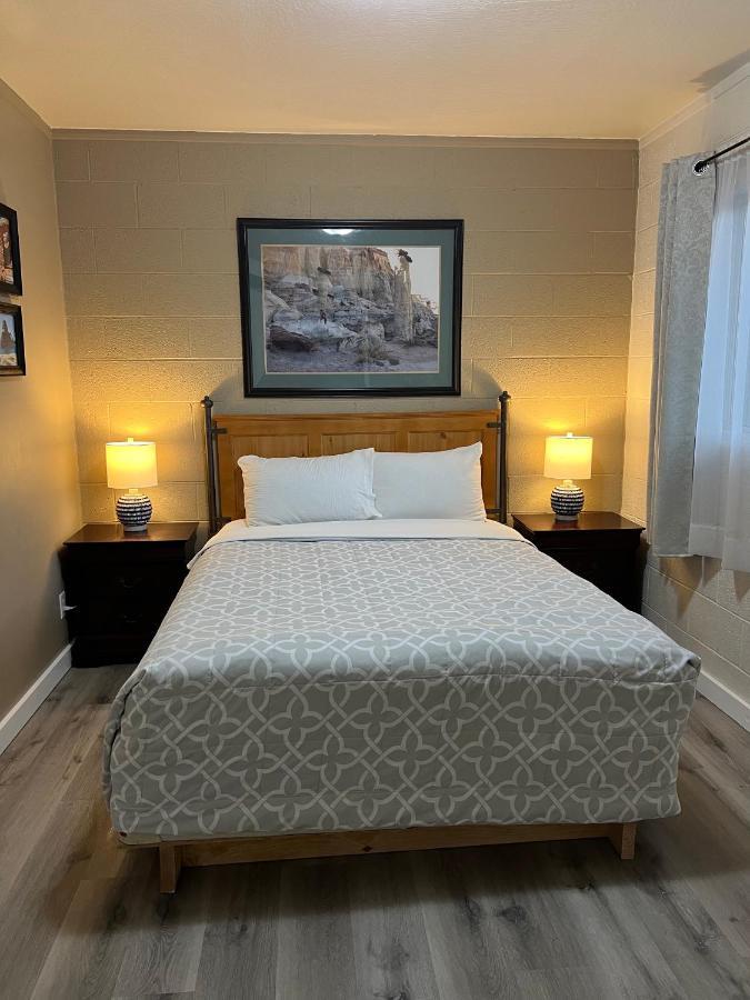 Lake Powell Motel & Apartments Page Ngoại thất bức ảnh