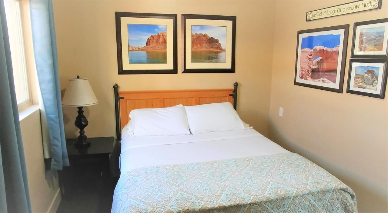 Lake Powell Motel & Apartments Page Ngoại thất bức ảnh